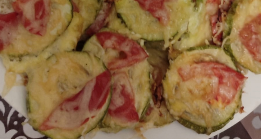 Кабачки летом не жарю и не запекаю: закуска к мясу за 15 минут - гости всегда просят еще