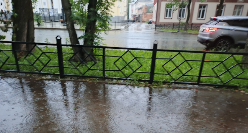 В августе начнется настоящий кошмар: синоптики представили новый прогноз на последний месяц лета