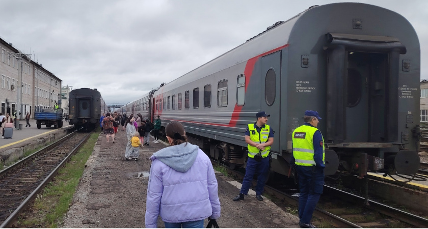 "Не спали из-за неё всем вагоном": 7 типов пассажиров поездов, которых проводники и попутчики терпеть не могут всей душой