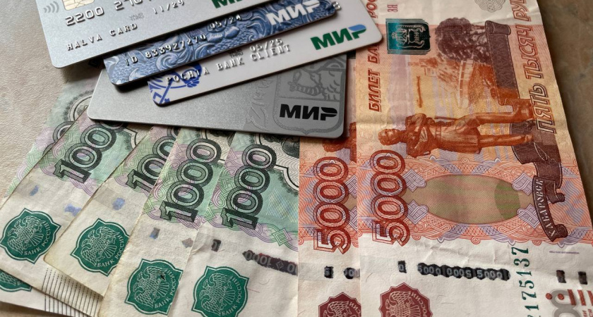 Пенсионерам с 1 августа зачислят на карту разовую выплату с четырьмя нулями