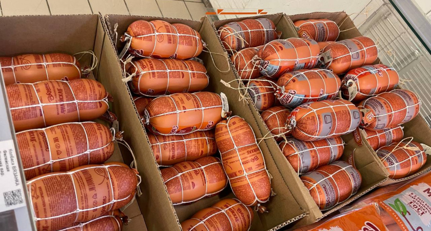 На 100% чистое мясо, никакой подделки: в Роскачестве выявили лучшие марки колбасы для салатов и не только
