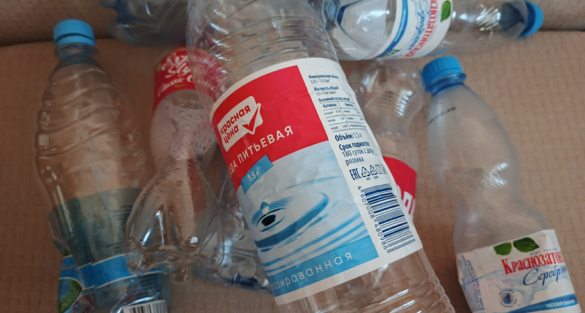 Пластиковые бутылки не выкидываю: разрезаю на 3 части и получаю очень полезную вещь — не получается уже без нее в хозяйстве