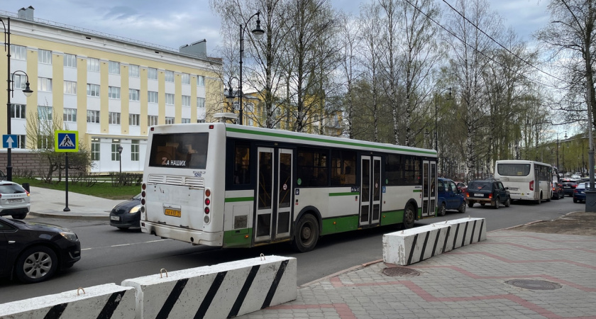 В Воронежской области из-за подозрительного предмета остановили автобус