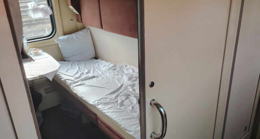 Соседка по плацкарту легла на мою полку, пока я была в туалете, и наотрез отказалась уходить