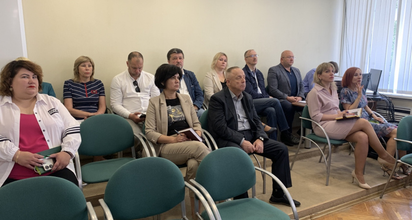 Губернатор Воронежской области Александр Гусев оценил уровень социально-экономического развития Лискинского района и встретился с жителями