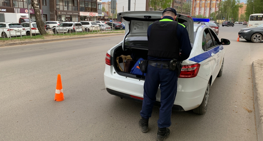 В Воронеже на улице Пляжной столкнулись два легковых автомобиля