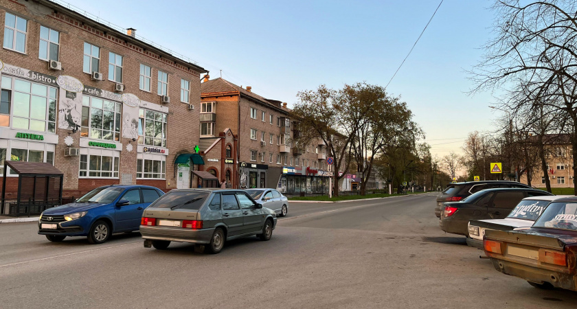 13 лет назад мой друг купил подержанного "Мерса", а я взял новую Ладу. Время показало, кто из нас влип на деньги