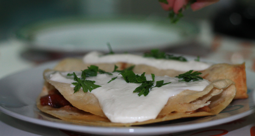 Уже привыкла готовить их каждый день: сытные и вкуснейшие лепешки делаются за считанные минут