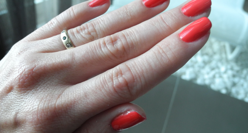 Чтобы задобрить Огненную Лошадь: какой маникюр нужно сделать на Новый год 2026