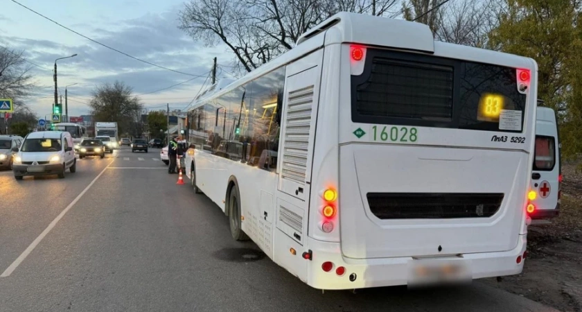 Четыре пассажира пострадали в ДТП с автобусом и Hyundai в Воронеже