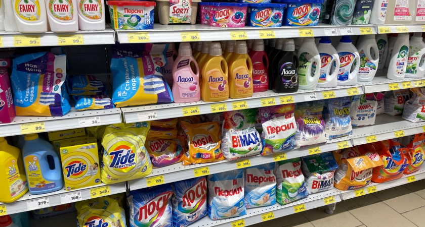 Стоят дёшево, а стирают намного лучше элитных: 5 эффективных стиральных порошков по версии Роскачества