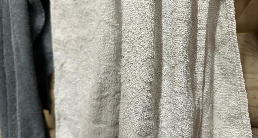 Стираю полотенца с аспирином: они белоснежные без кипячения — копеечный метод работает на все 100%