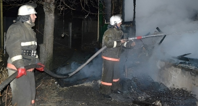 В Воронежской области два человека погибли при пожаре в частном доме