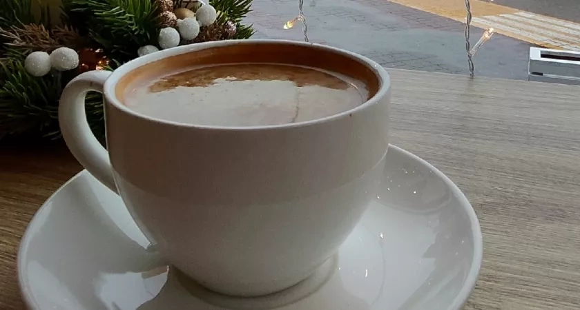 Новый тренд в кофейнях: россияне массово переходят на этот напиток – дешевый и очень полезный