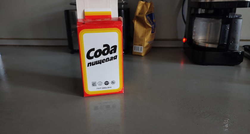 Родная сода и еще 2 компонента: бюджетный состав от жирных брызг и известкового налета