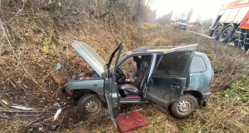 Под Воронежем пенсионер на "Ниве" улетел в кювет