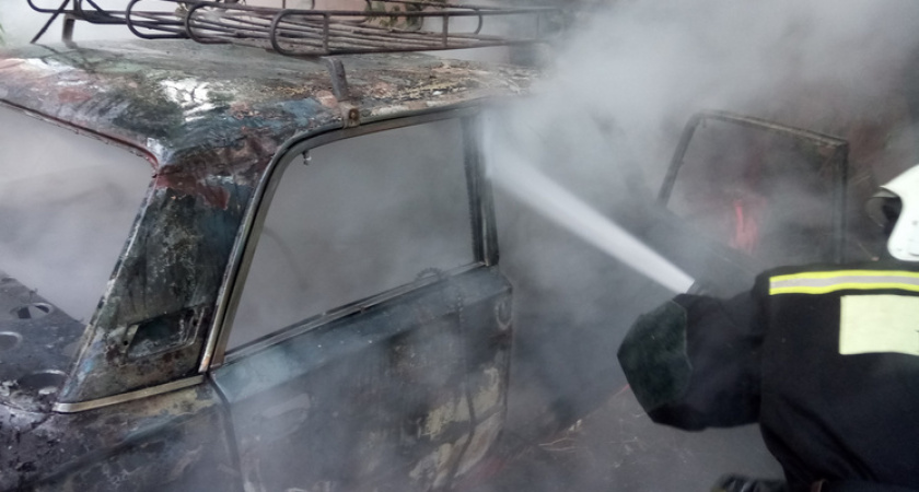 В Лискинском районе утром сгорел легковой автомобиль