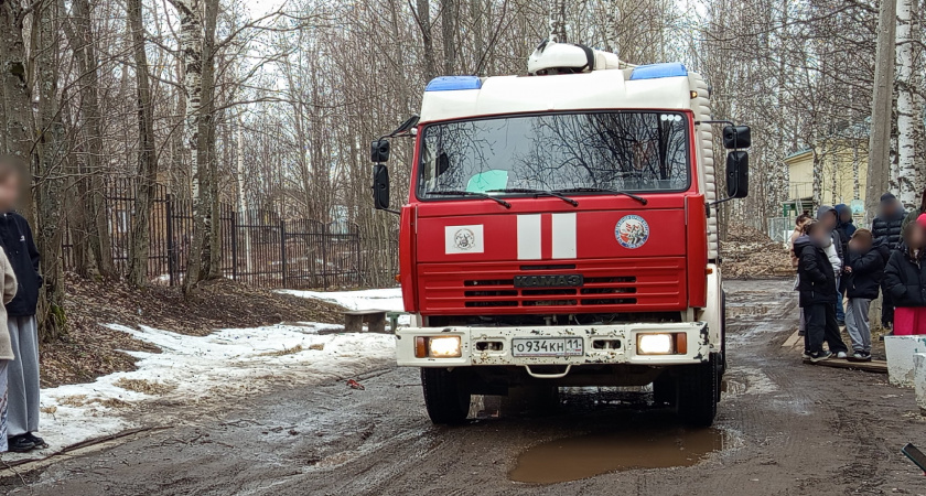 В Воронежской области загорелся торговый центр