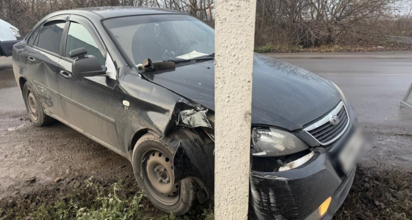 В Воронежской области женщина-водитель попала в больницу после столкновения с Opel