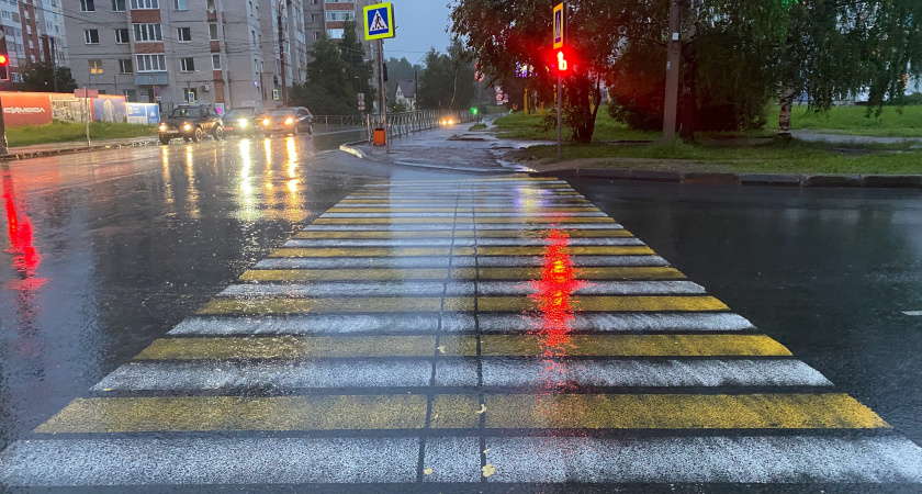 Водитель в Лисках оставил авто на пешеходном переходе и был привлечен к ответственности