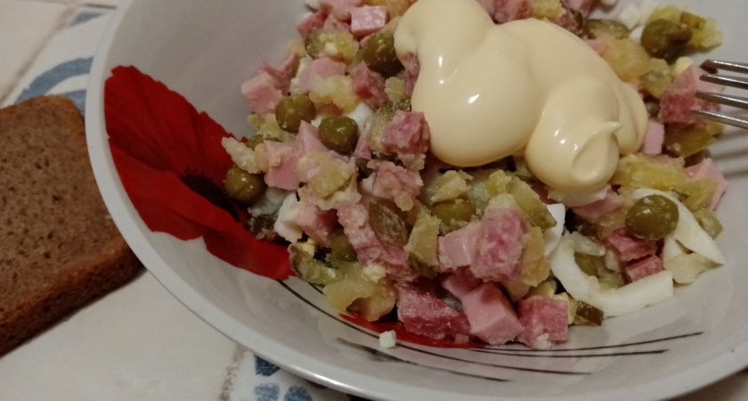 В Воронежской области резко подорожали продукты для салата "Оливье"