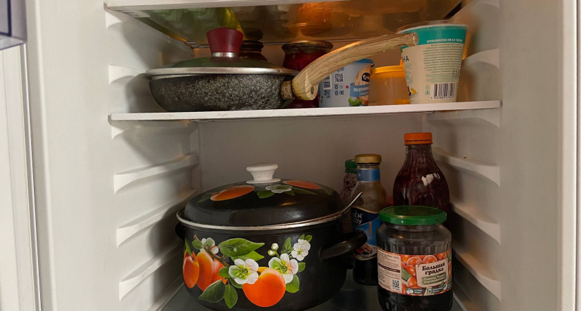 По совету бабушки ставлю стакан с содой в холодильник: простым способом решаю сразу несколько проблем - не магия, а практичный совет