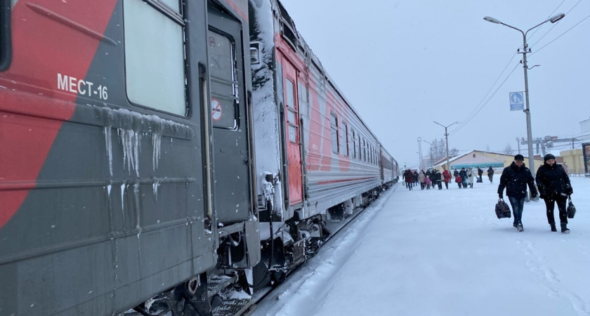 Почему в поездах РЖД до сих пор нет отдельных купе без детей - зато мамочки всем довольны: «Я - та самая с орущим ребенком»