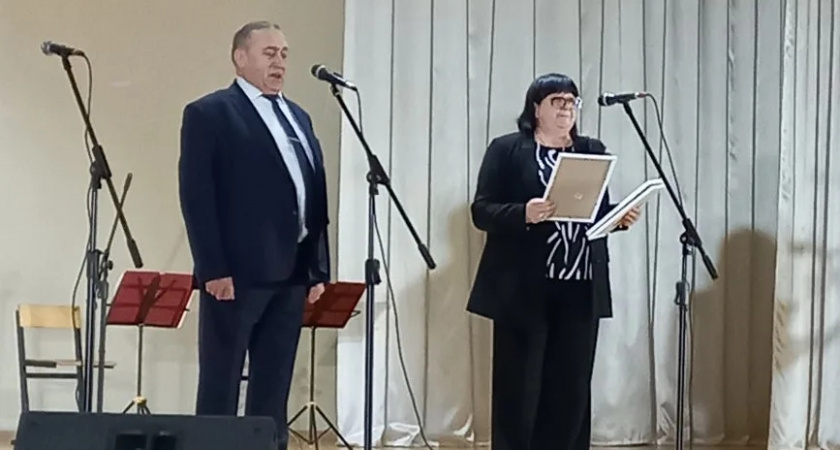 В Лисках наградили лучших педагогов округа