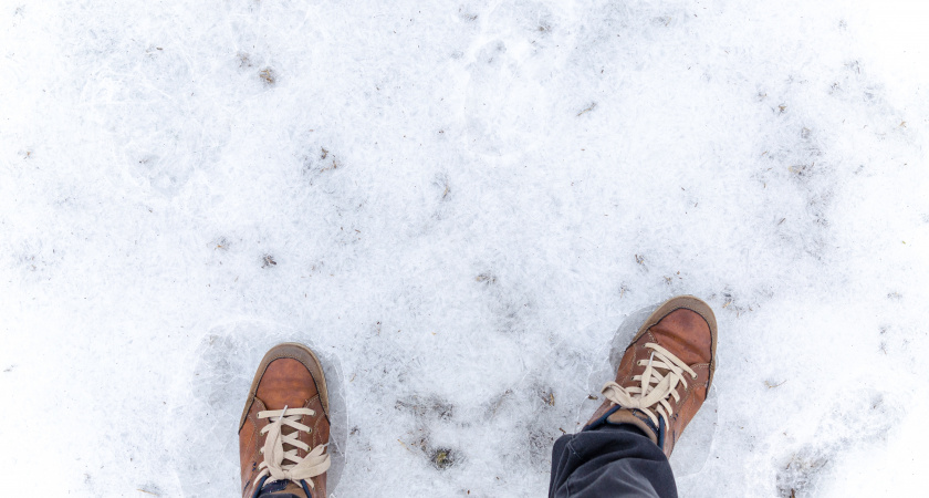 Как быстро высушить обувь без батареи и фена: проверенный временем способ
