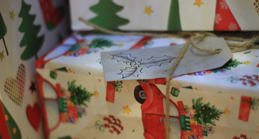 В гости не с пустыми руками: 40 идей подарков на Новый год — до 400 рублей