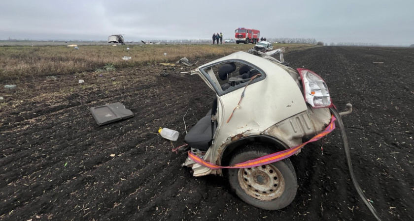 "Лада Калина" превратилась в кучу металла из-за аварии под Воронежем