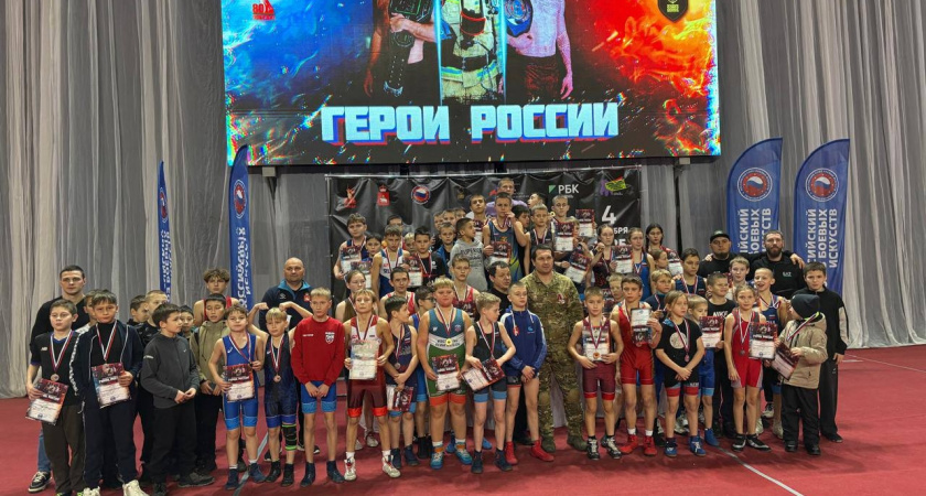 Борцы из Лисок вновь победили на всероссийских соревнованиях