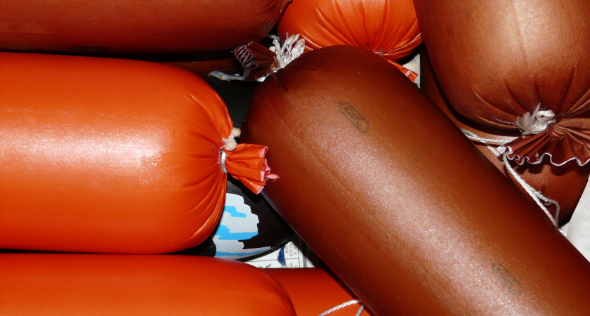 Больше не беру в магазине химозную колбасу. Кладу отварное мясо в бутылку - утром на завтрак получаю вкуснейший зельц