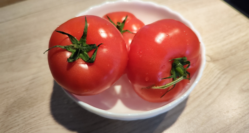 Томат или помидор: почему сок томатный, а салат – помидорный? 