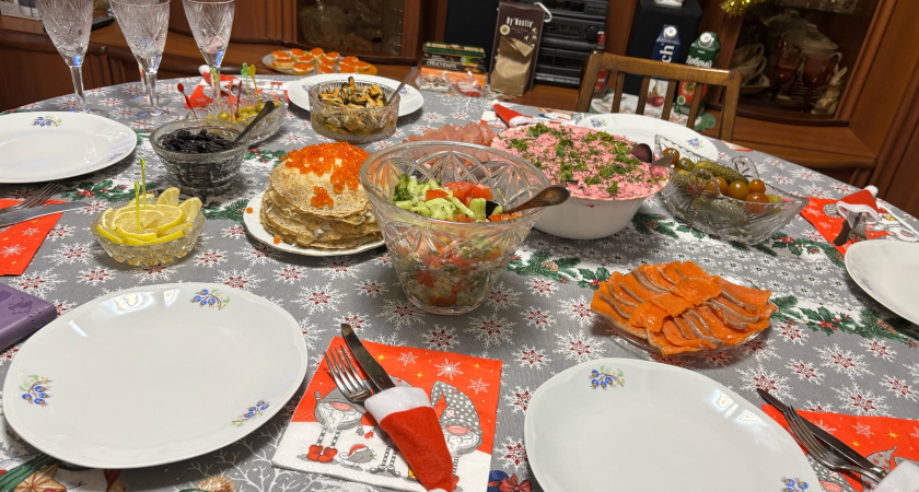 Испортит весь год: что категорически запрещено ставить на новогодний стол-2026, чтобы не злить Огненную Лошадь