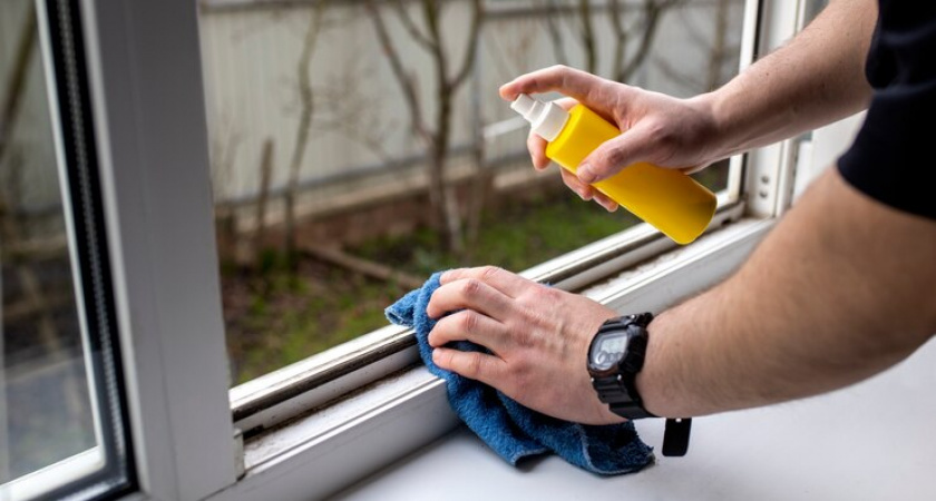 Как вернуть ровную поверхность пластиковому подоконнику: даже глубокие царапины исчезнут без следа