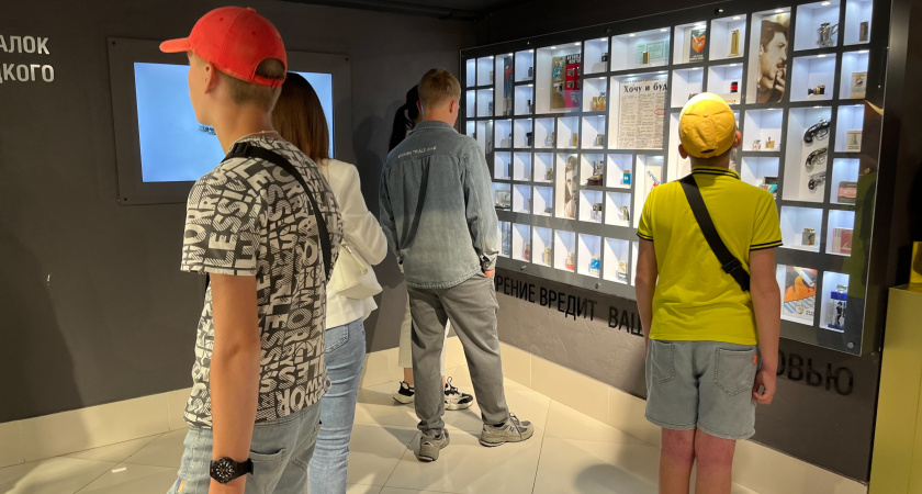 В Лисках открыли выставку местных художников «Зимний вернисаж»