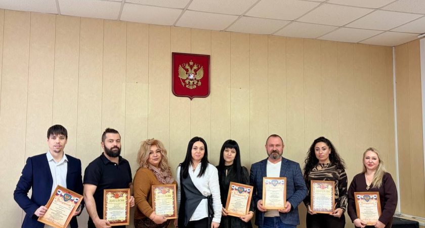 Предприятия Лискинского района получили заслуженные награды в конкурсе на лучшее новогоднее оформление 