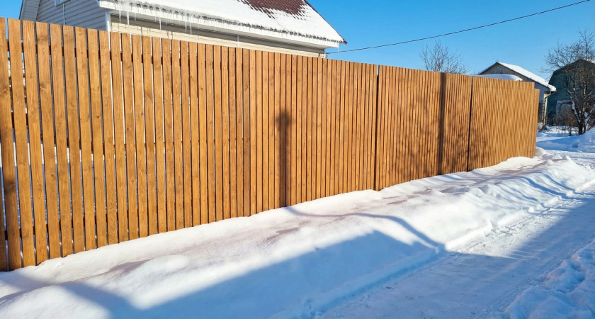 Вдел доски в сетку — лучше забора не найти: круче рабицы и профлиста, просто монтируется