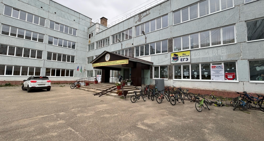 Тотальный диктант: слово, в котором ошибаются даже круглые отличники — учителя нервно бьют указкой по столу