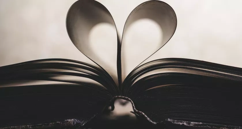 После 40 лет дружбы я наконец-то поняла, почему лучшая подруга на каждый праздник дарила мне только книги