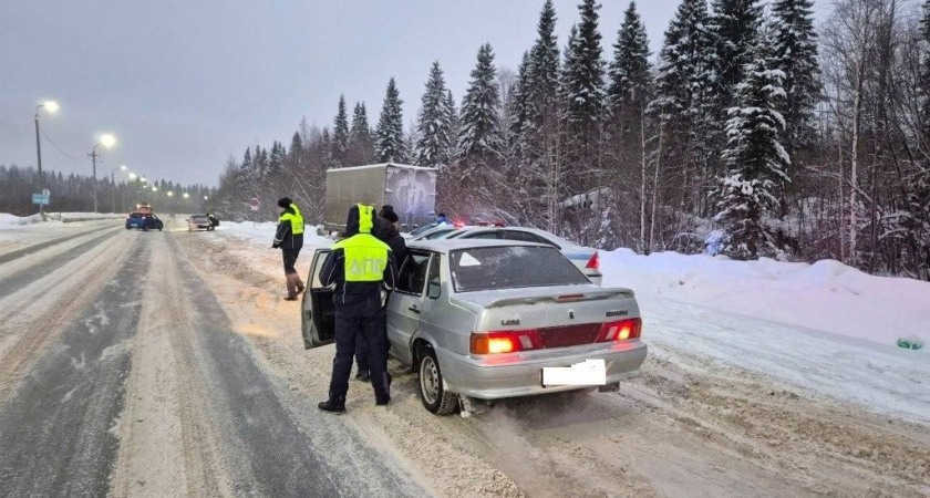 Автоюрист рассказал, какие 3 документа никогда не надо показывать инспектору ГАИ