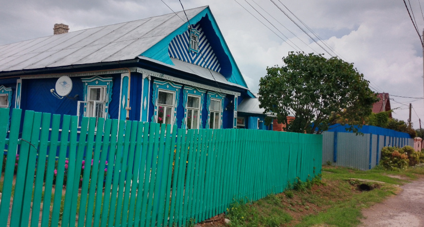 Умные хозяева отказываются от сайдинга - нашли решение лучше. В Европе сейчас это новый тренд, а у нас так всю жизнь делали