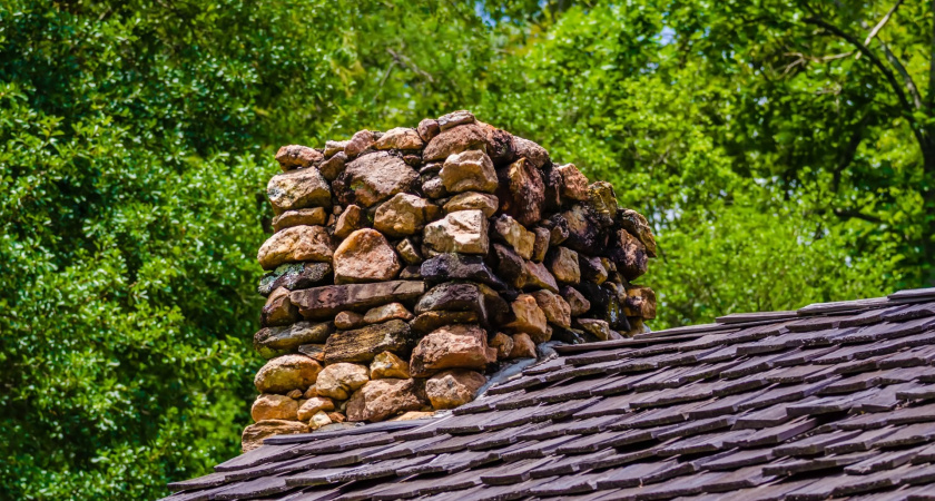Взяла пластиковую бутылку – и сажа выстреливает в дымоход со скоростью звука: чищу печь без соли, крахмала и прочей мороки