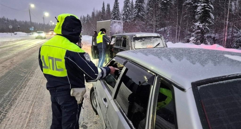 Водителей предупредили о штрафах за работающую аварийную сигнализацию