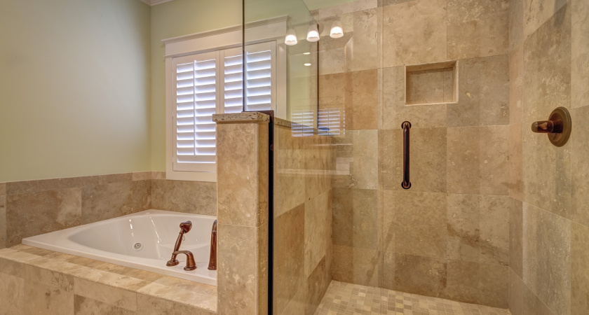 Швы между плиткой станут белыми: использую 1 лайфхак — работает даже в старых домах с черной затиркой