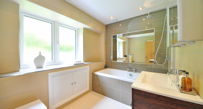 Швы между плитками станут белее снега через 20 минут: всего 2 ингредиента творят чудеса - работает даже на старой затирке