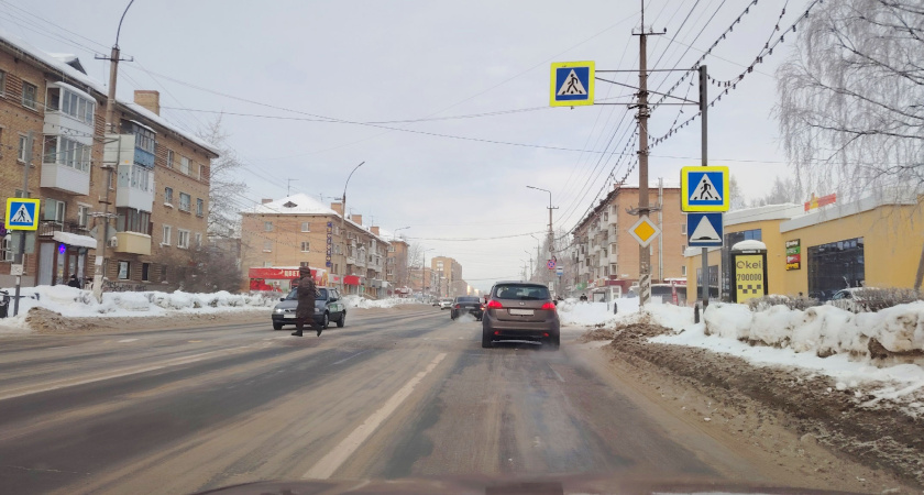 Когда разрешен поворот направо при основном зелёном сигнале светофора и негорящей стрелке