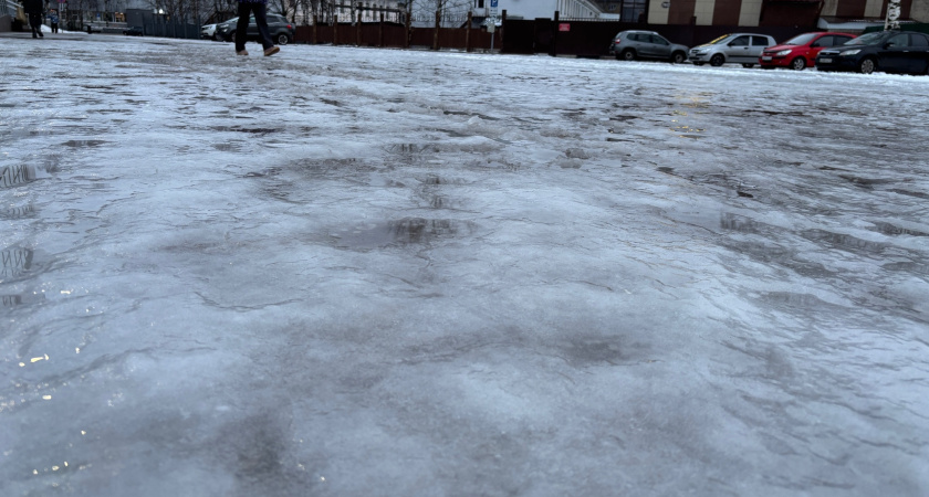 Воронежцы продолжают получать травмы на скользских улицах