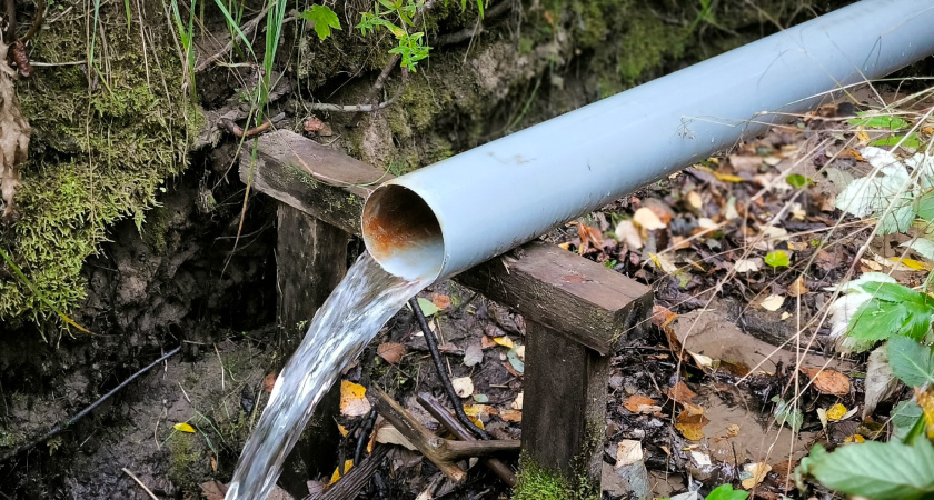 Частный сектор в Воронеже  затопило из-за прорыва трубы